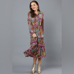 KARLIE MULTI FLORAL MAXI, BLACK size Small
$109.00 pre-owned in good condition.